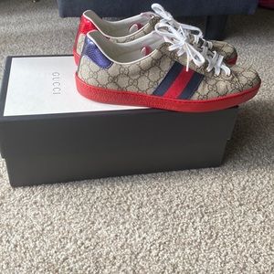 Gucci shoes still in season size “10